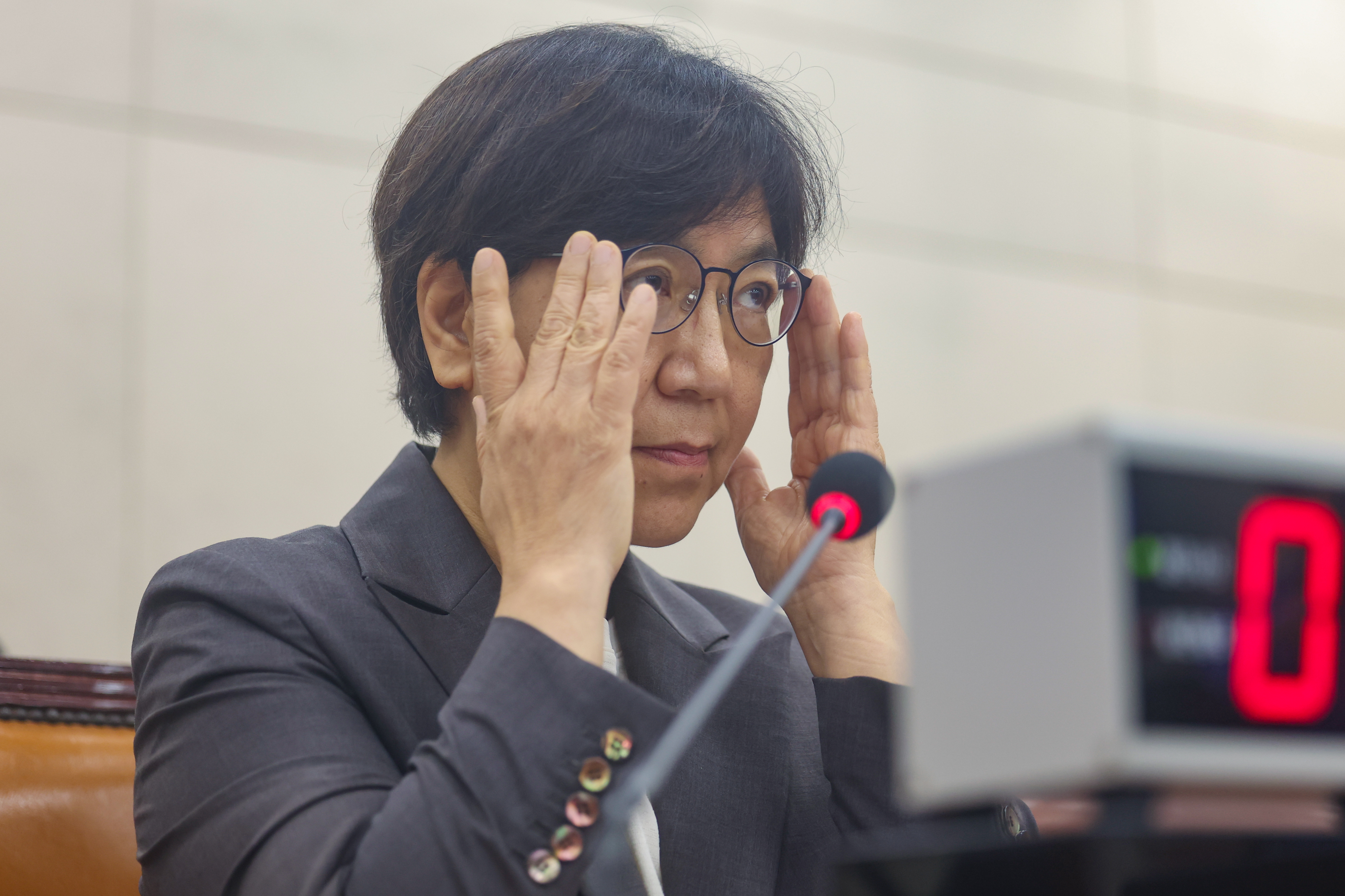 정은경 “손 세정제 주식 세밀히 못 살핀 점 송구… 시세 차익은 사실 아냐”