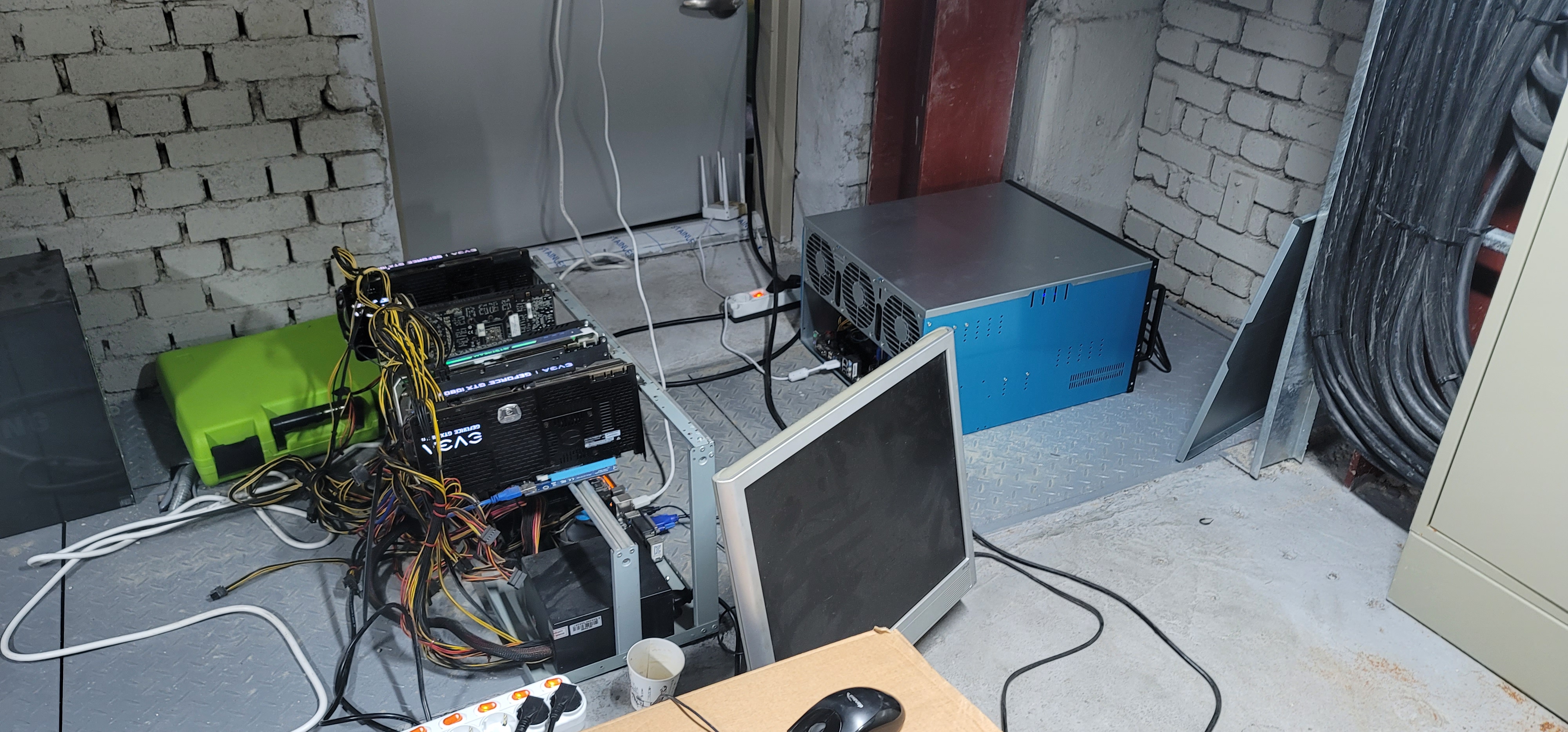 예술의전당 지하는 코인의 전당?... 채굴기 설치한 직원 걸렸다