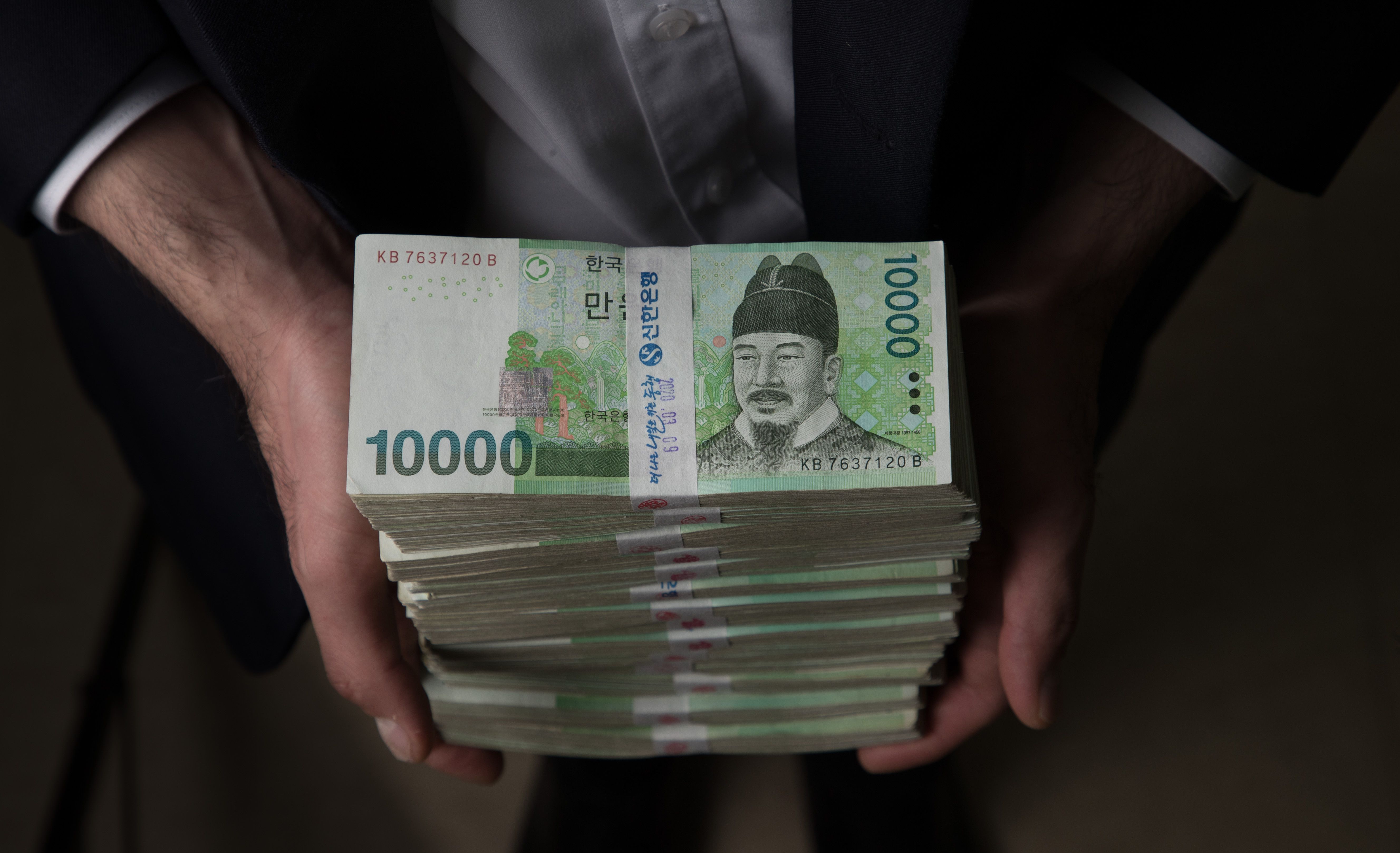 文정부 5년 국가 채무 증가액, 이명박·박근혜 9년보다 60兆 많다