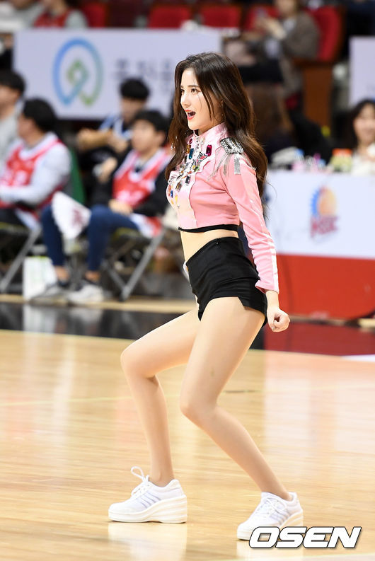 사진]치어리더 김해리,'화려한 무대'