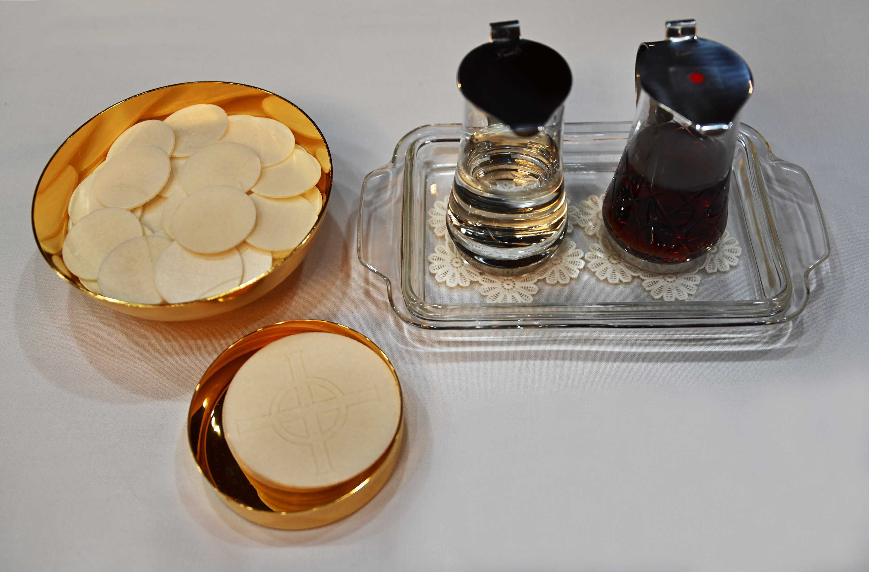 김한수의 오마이갓] 성찬 때 천주교는 포도주, 개신교는?, image size:3000x1976