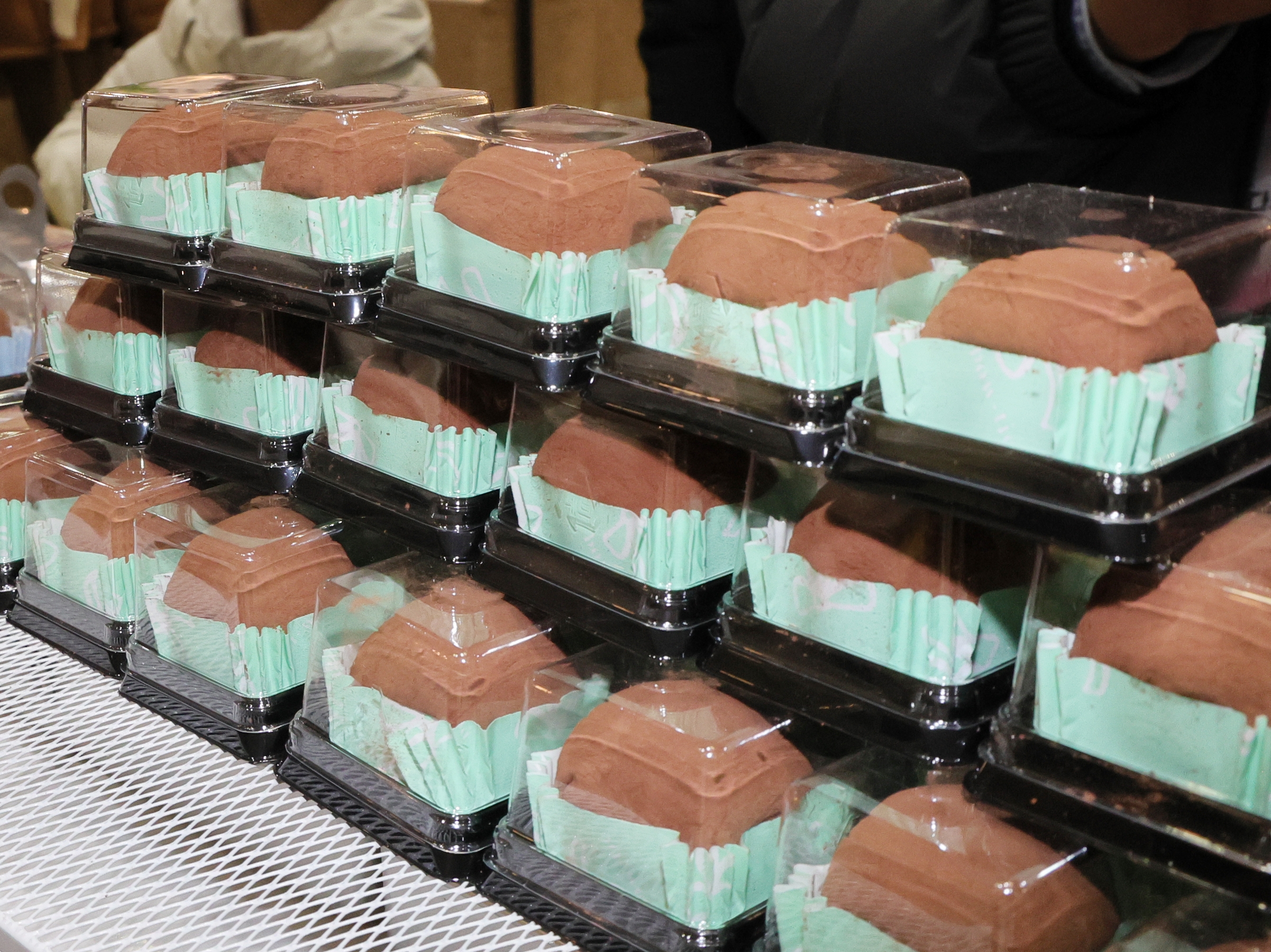 Korean 'Dubai Chewy Cookie' Trend Spreads to Dubai, Japan