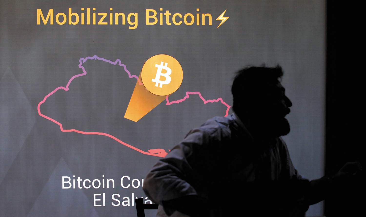 FTX가 뒤흔들자… 비트코인 열흘간 20% 급락했다