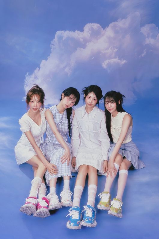 QWER Releases Special LP with Six Rearranged Tracks for 2nd