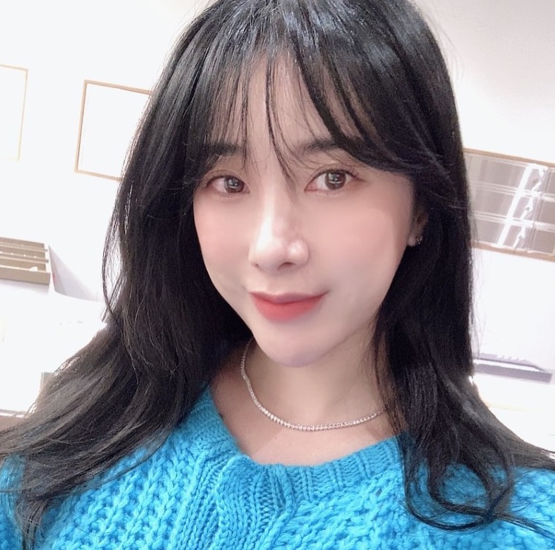 Singer Seo In-young Divorces After Just Over a Year of Marriage