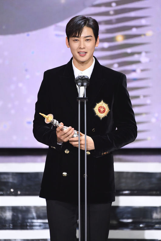 ëŒ€ìƒ ê¹€ì¢…êµ­ ì˜ˆëŠ¥ì€ ë‚´ ì‚¶ì˜ ì „ë¶€ ìœ ìž¬ì„ ê°•í˜¸ë™ì´ ìŠ¤ìŠ¹ ì¢…í•© 2020 Sbs ì—°ì˜ˆëŒ€ìƒ ì¡°ì„ ì¼ë³´