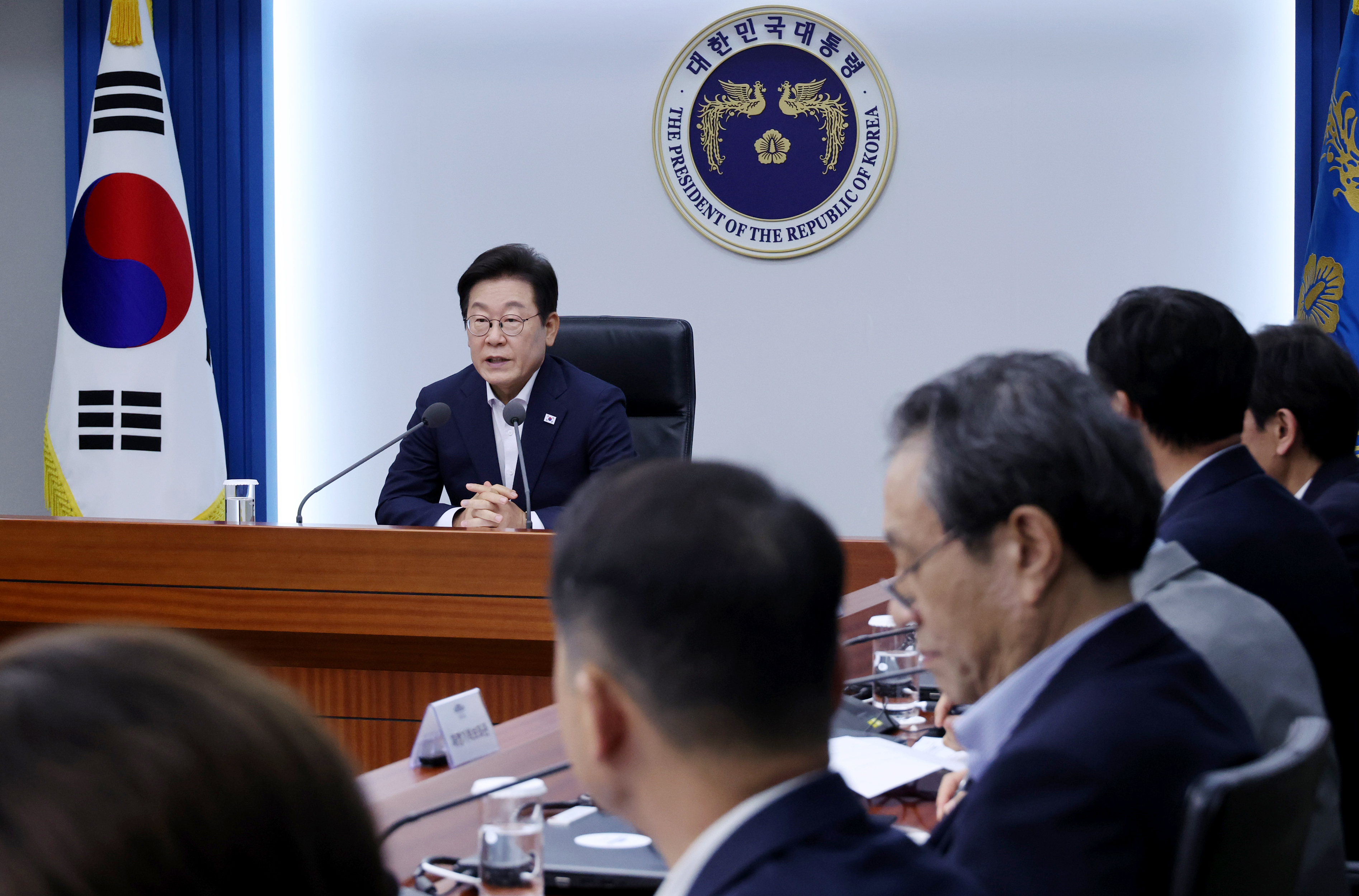 李대통령 “전기요금 오를 수밖에 없다...국민에 이해 구해야”