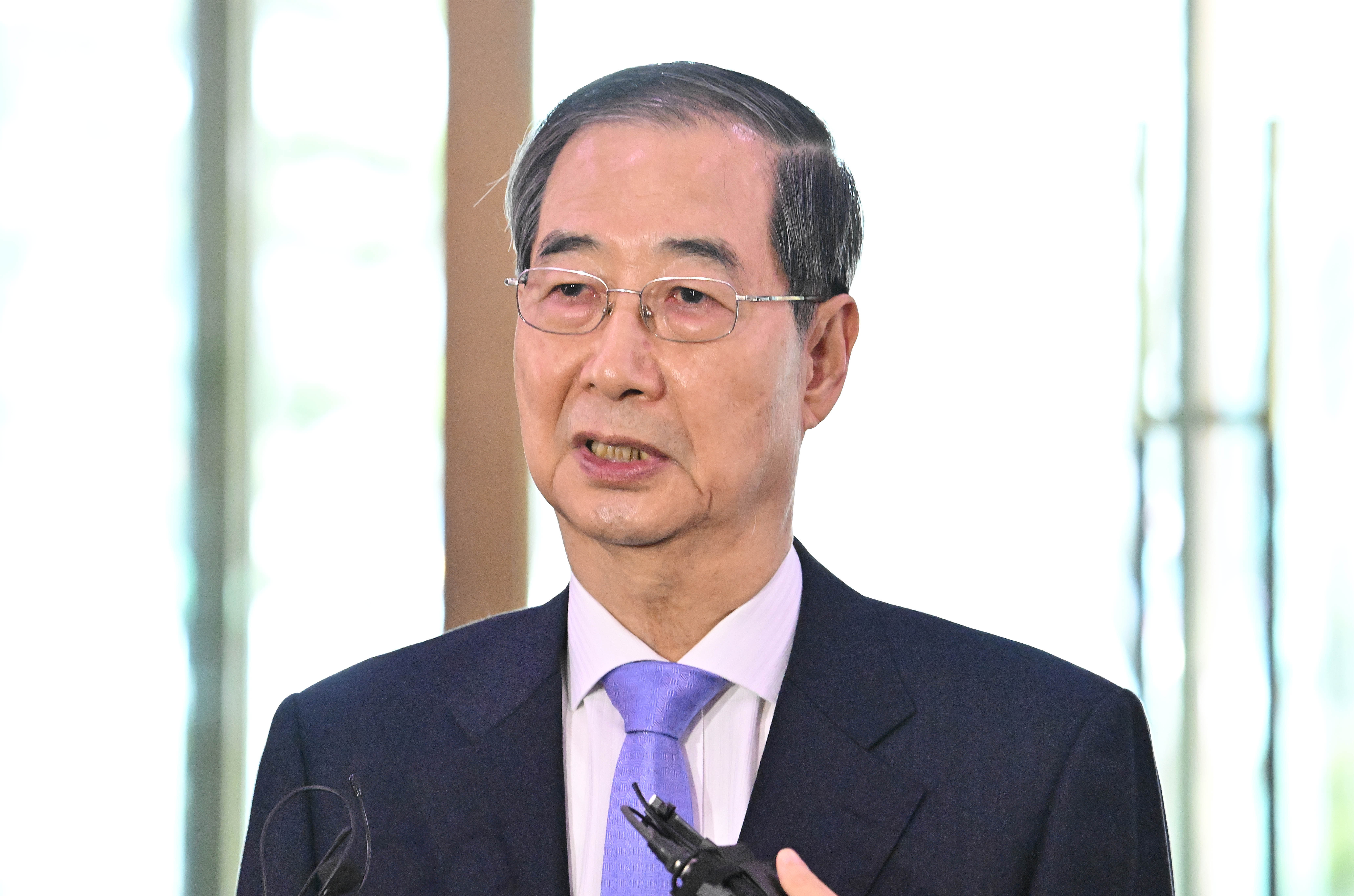 한덕수 권한대행 복귀… “통상·산불 등 급한 일부터 추스를 것”