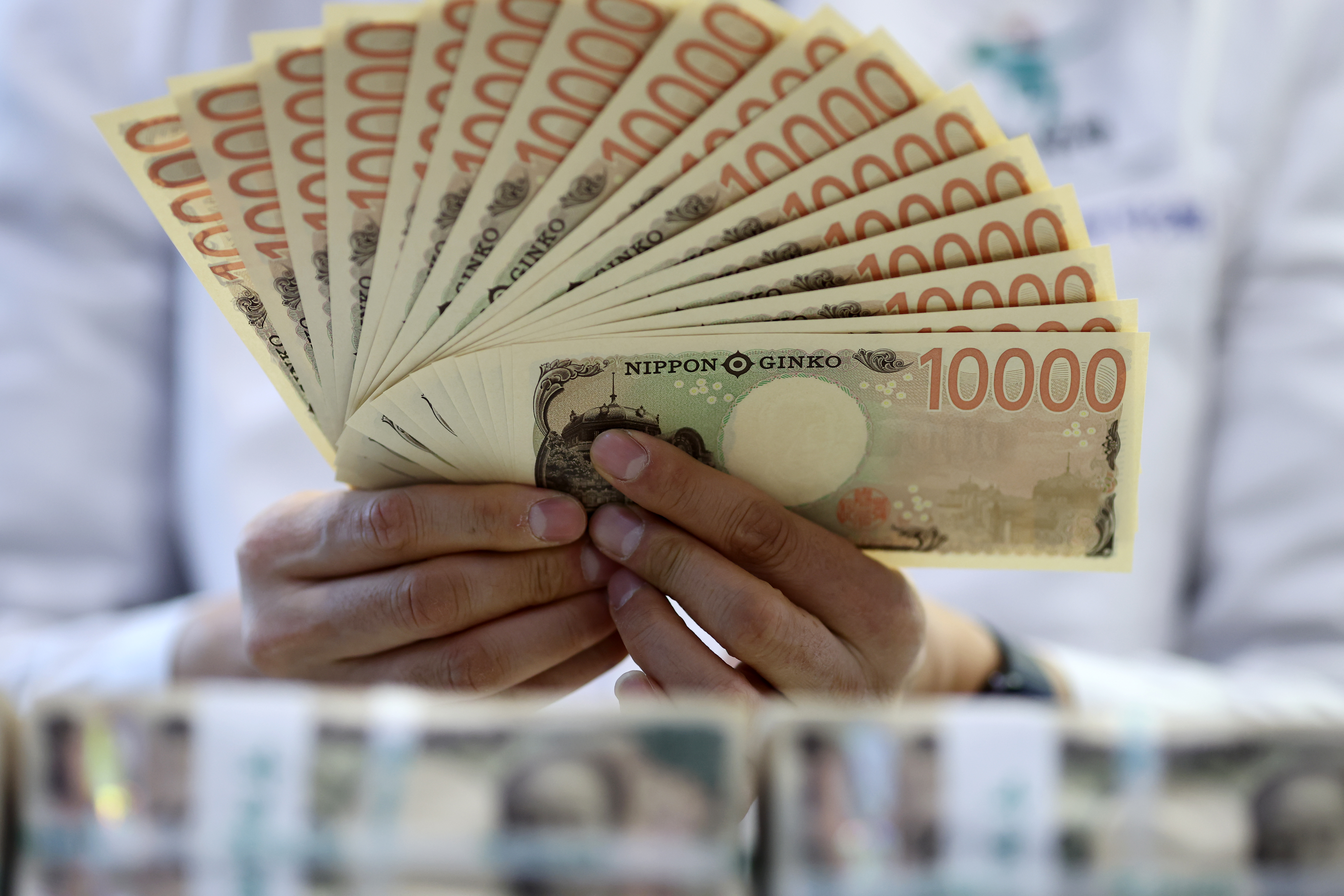 Yen Jumps on U.S., Japan Intervention Signals