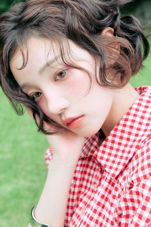 i-dleウギ、27歳のみずみずしいビジュアル