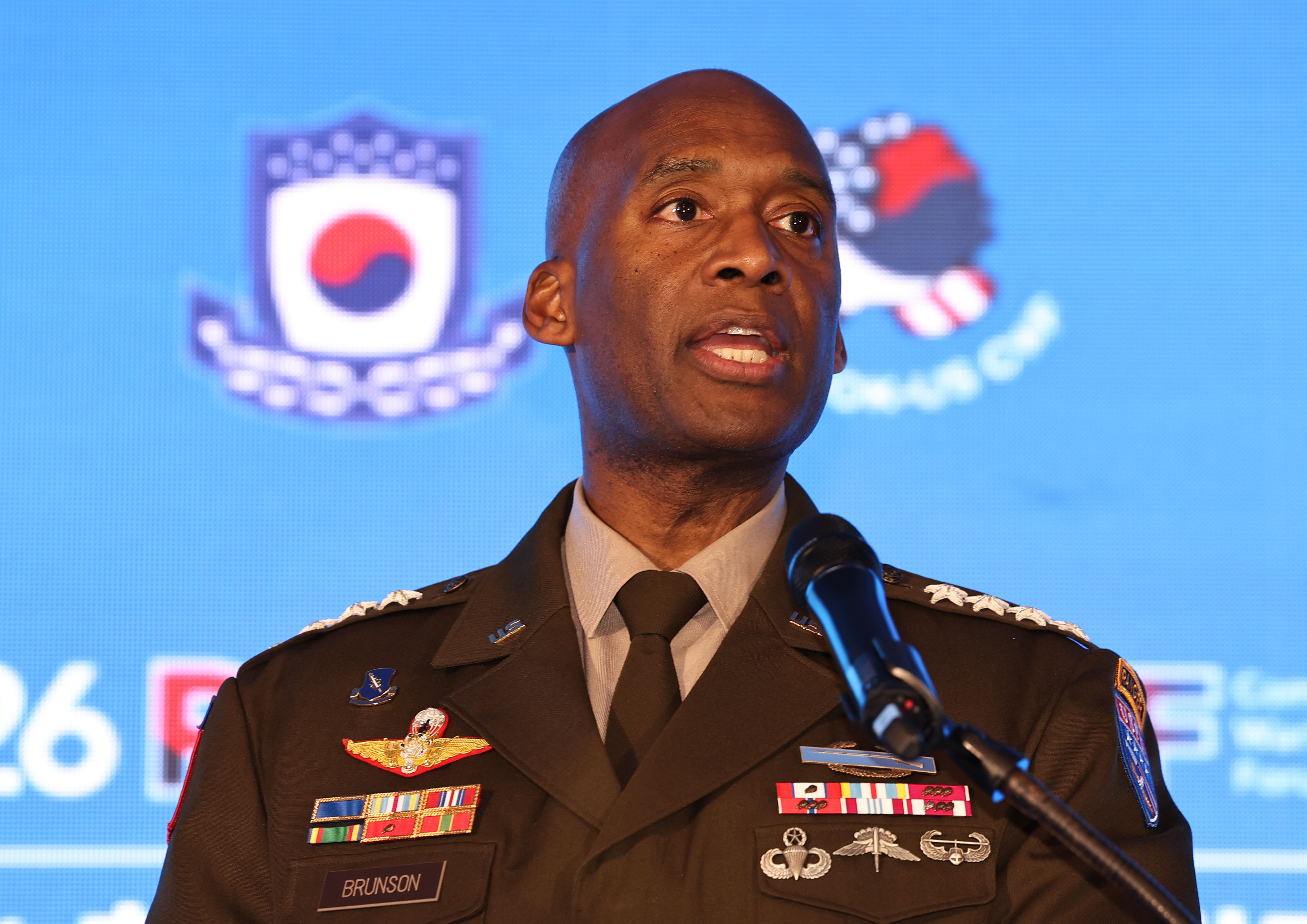 在韓米軍　주한미군 歴史争点 전망 戦時作戦統制権の韓国軍移管、慎重論を唱える在韓米軍司令官に与党圏が攻勢
