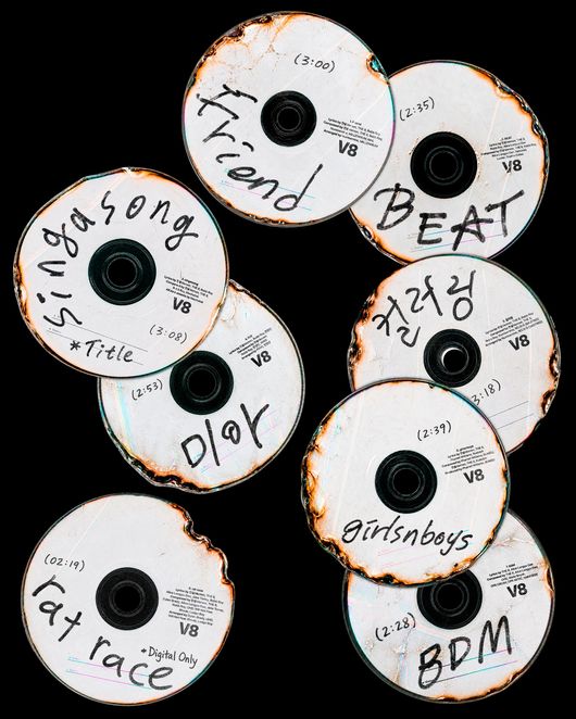 Seventeen's V8 Debuts With 'singasong' in First Mini Album