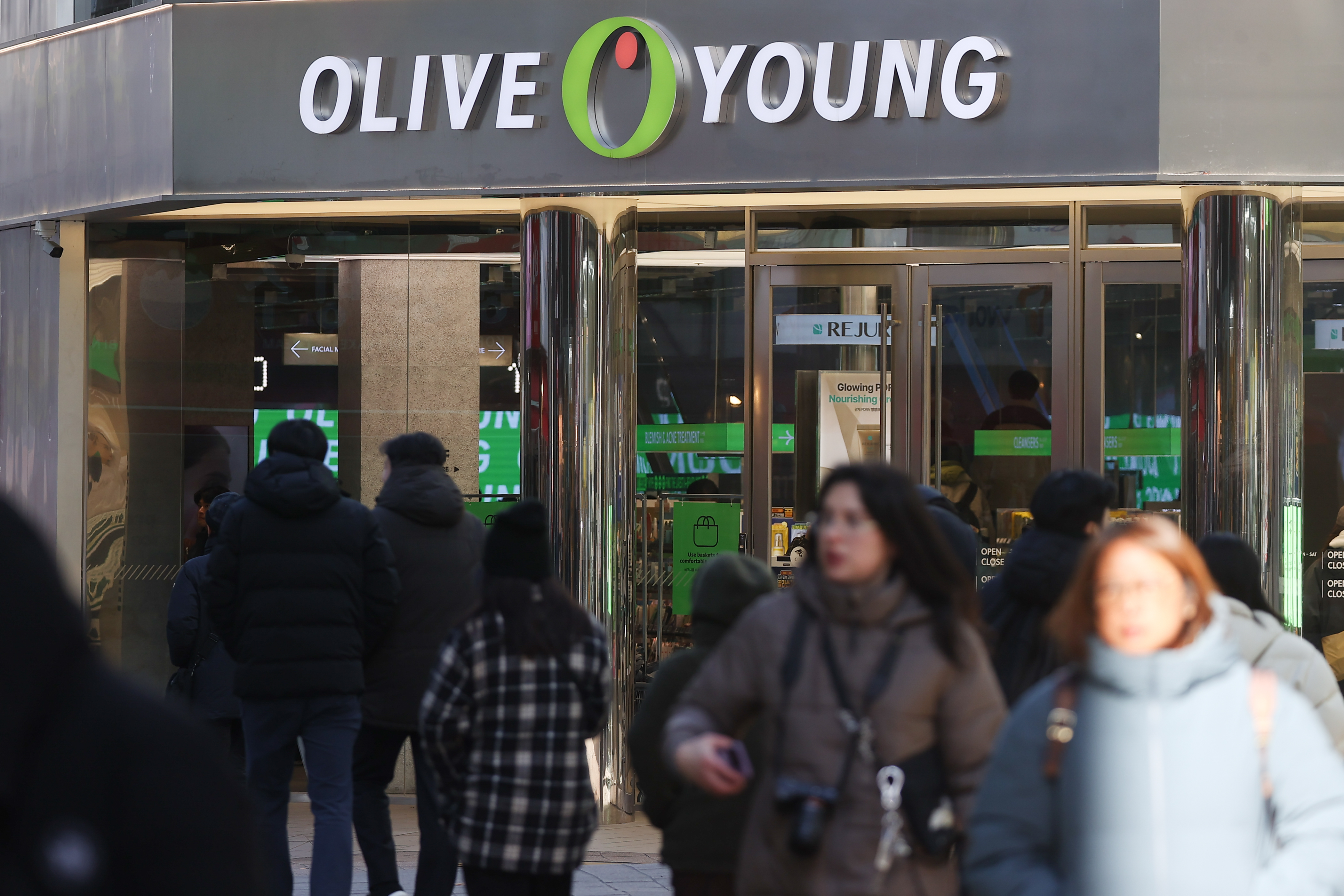 K-Beauty Revolution: How CJ Olive Young is Transforming Global Beauty Trends