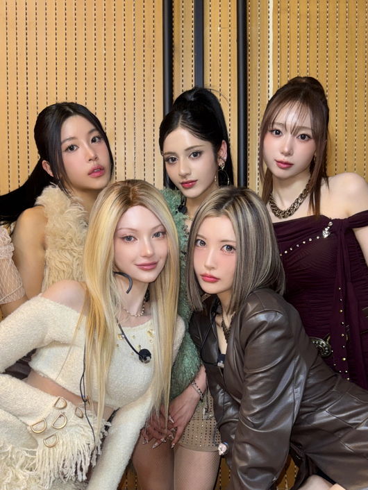 X:IN Debuts 'Dazzle Flash' on M Countdown