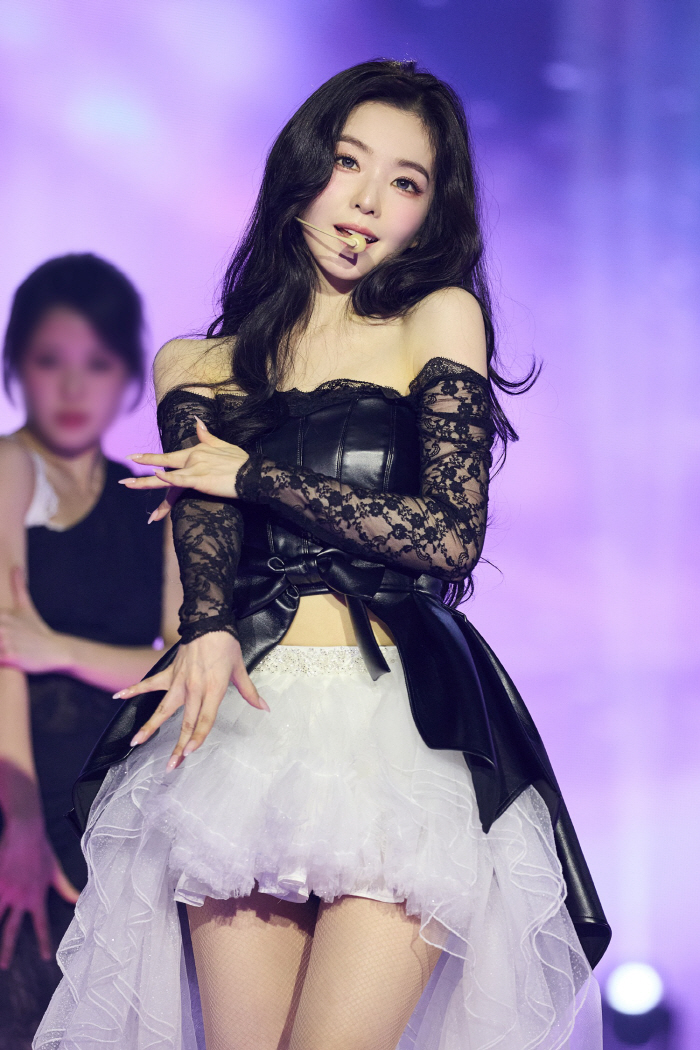 Irene Concludes First Solo Tour's Seoul Opening With Red Velvet Medley