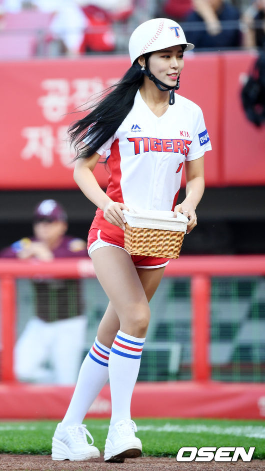 사진]송여름 치어리더,'아름답게 볼 운반'