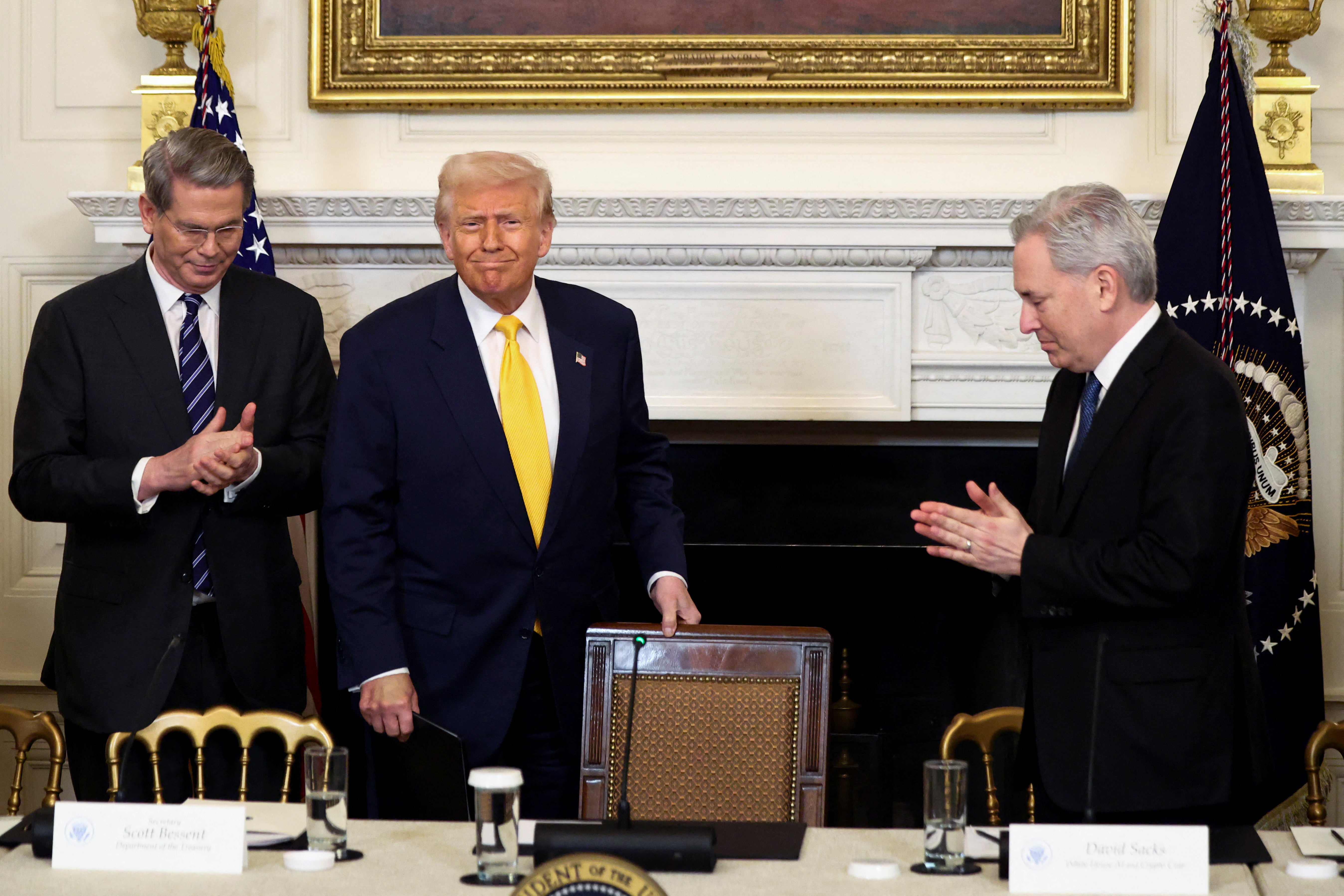 트럼프 “절대 팔지 마라”지만, 비트코인 한달째 하락세