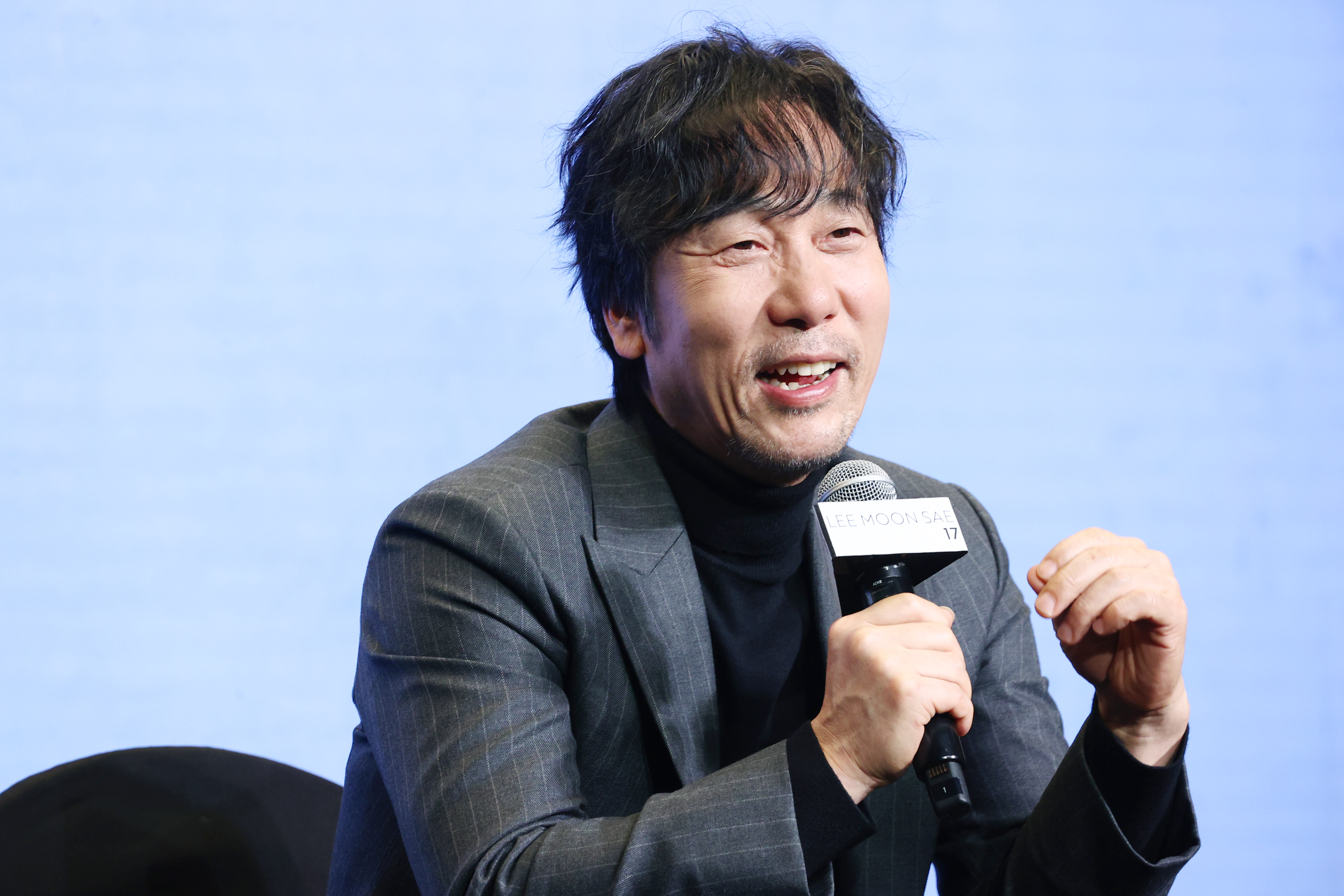 이문세 기자간담회 클로즈업 사진