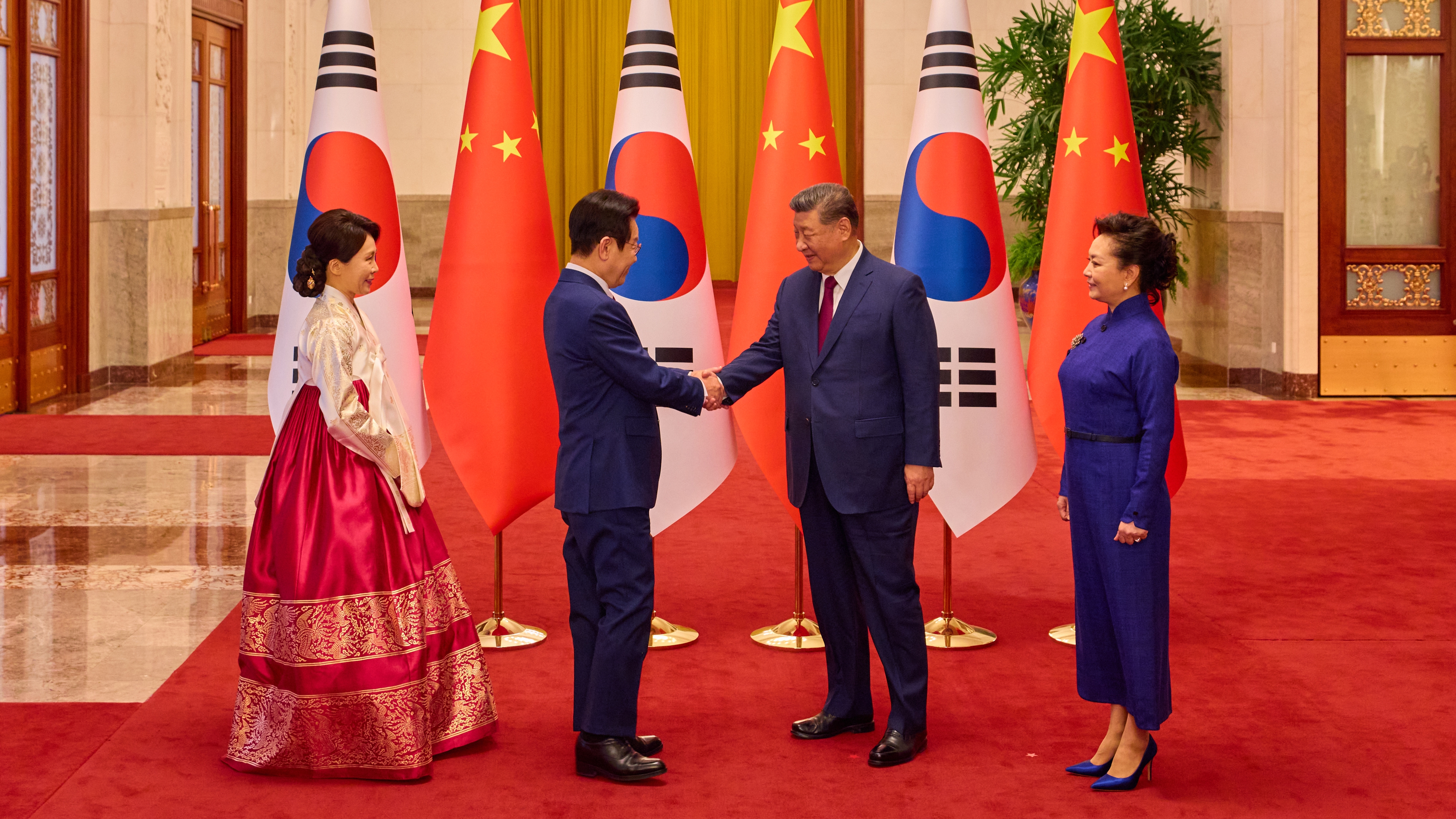 Lee, Xi Commit to Restoring Ties, Peninsula Peace