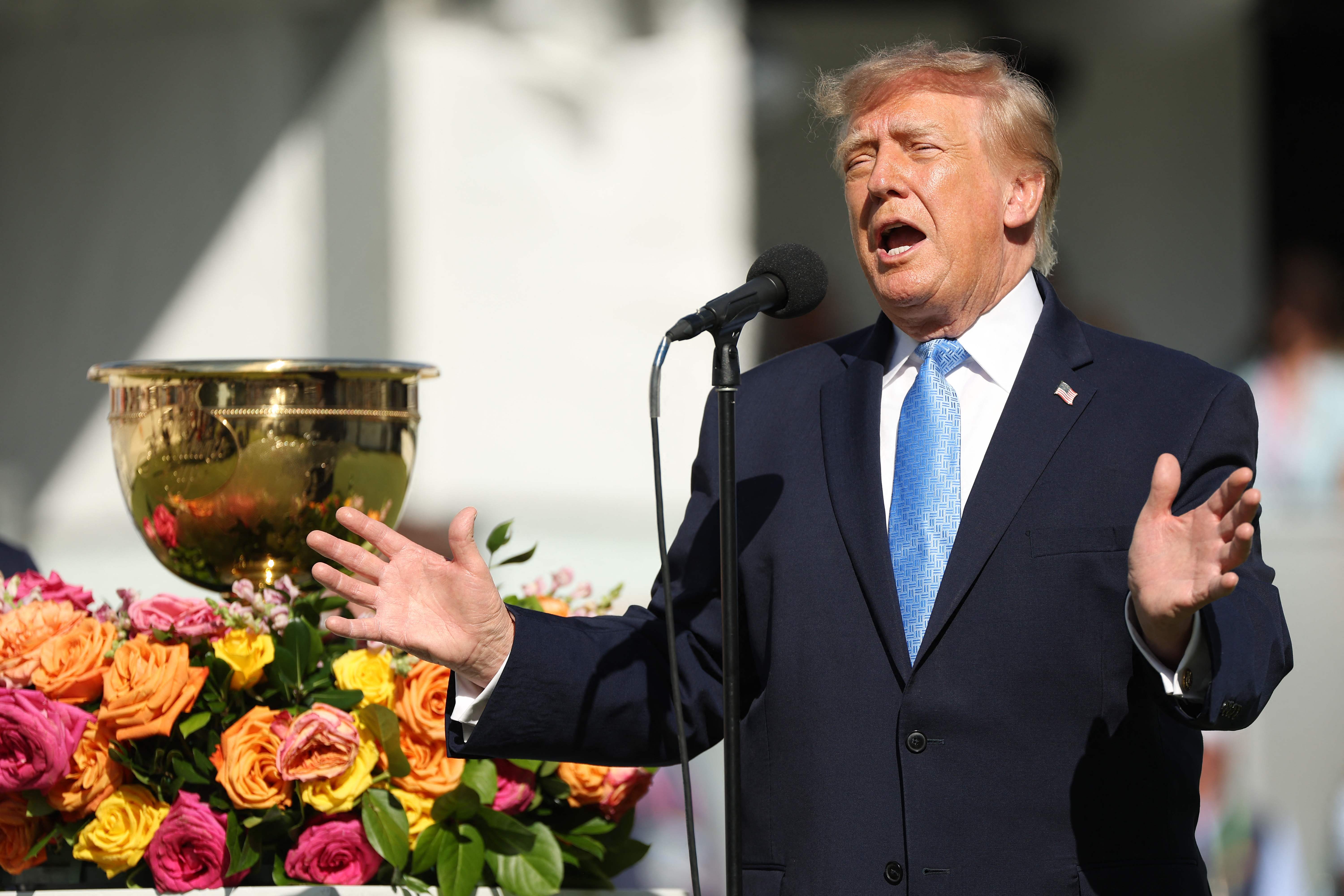 トランプ氏、「敵地」のプレジデンツカップに登場
