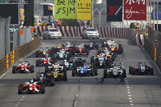 지금까지 들어본 적 없는 모토스포츠 최대 규모의 이벤트 지금까지 들어본 적 없는 모토스포츠 최대 규모의 이벤트