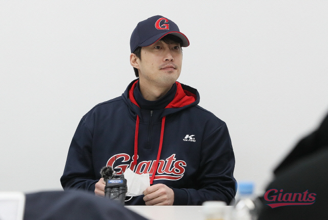 롯데는 내 마지막 팀" 갈매기 이학주의 절절한 첫인사 [SC김해] - 조선일보