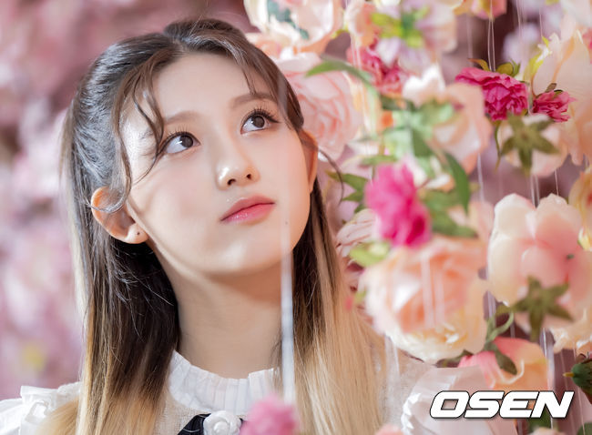 사진]아이브 가을, '호기심 많은 소녀의 눈빛'