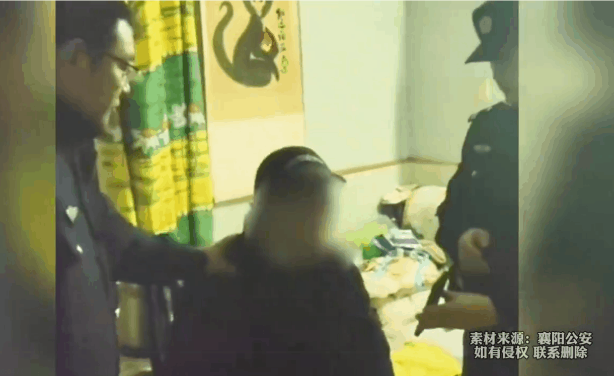 女화장실 훔쳐보다 걸린 아들, 경찰 앞 中엄마의 행동은