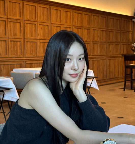 Kim Yuna Stuns in Elegant Black Dress, Showcases Timeless Beauty