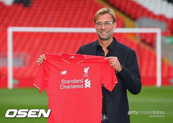 【廃番商品】新品　前開き　Liverpool FC レトロジャージ KLOPP 廃番商品】新品 前開き Liverpool FC レトロジャージ KLOPP