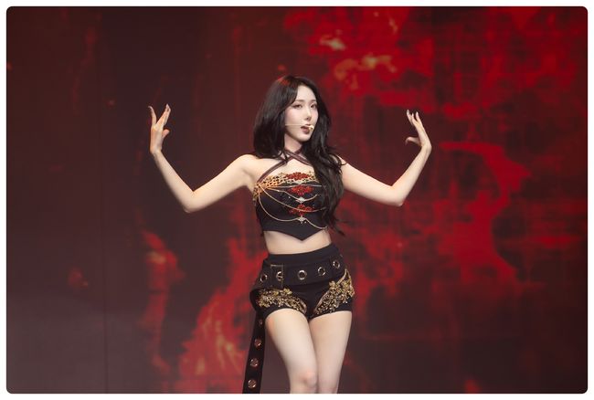 VIVIZ captivates Seoul with grand 'NEW LEGACY' performances and