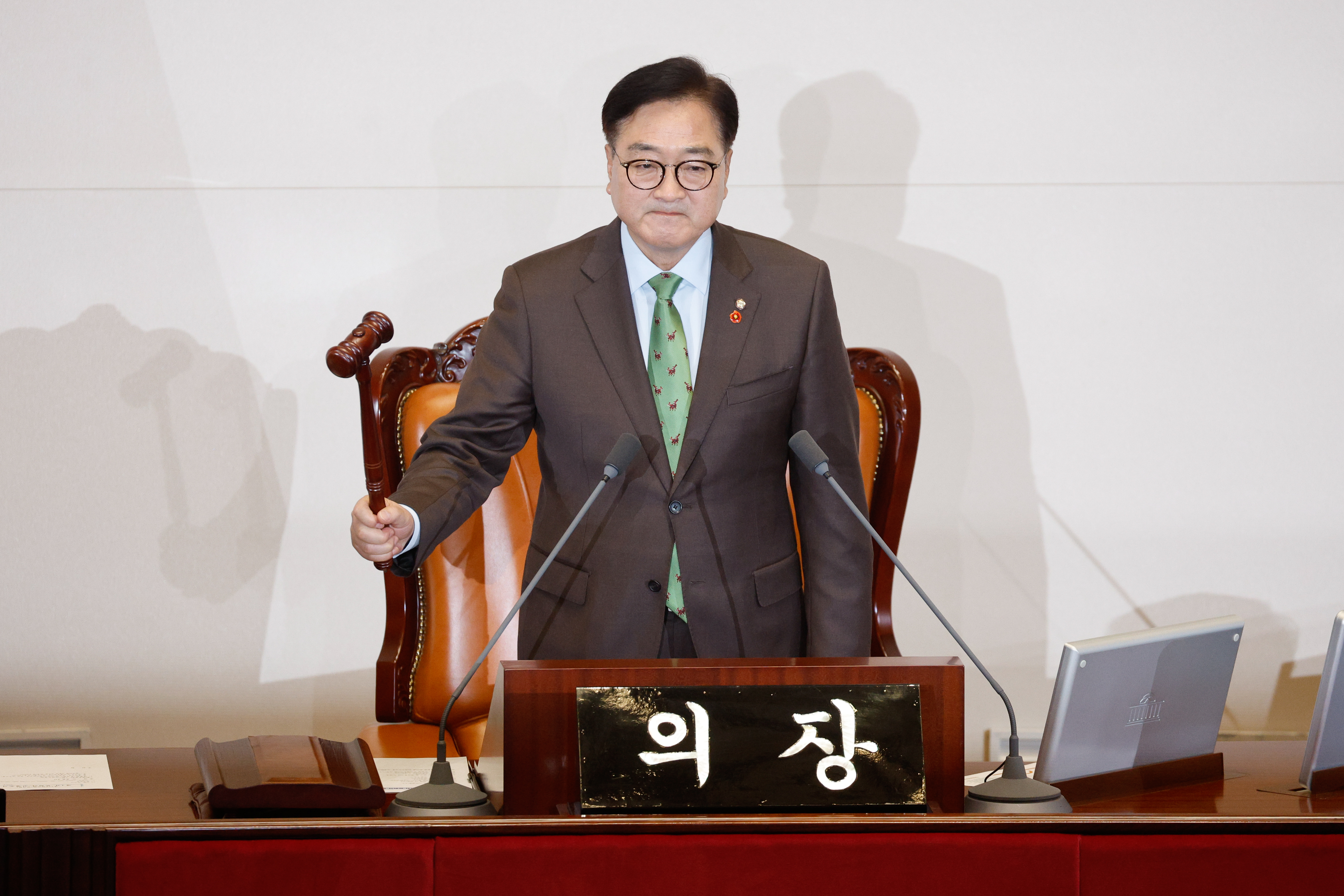 특징주] 이재명株 지고 우원식株 뜨고 - 조선비즈