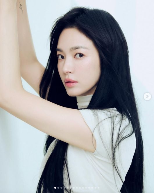 Song Hye-kyo showcases timeless beauty in behind-the-scenes