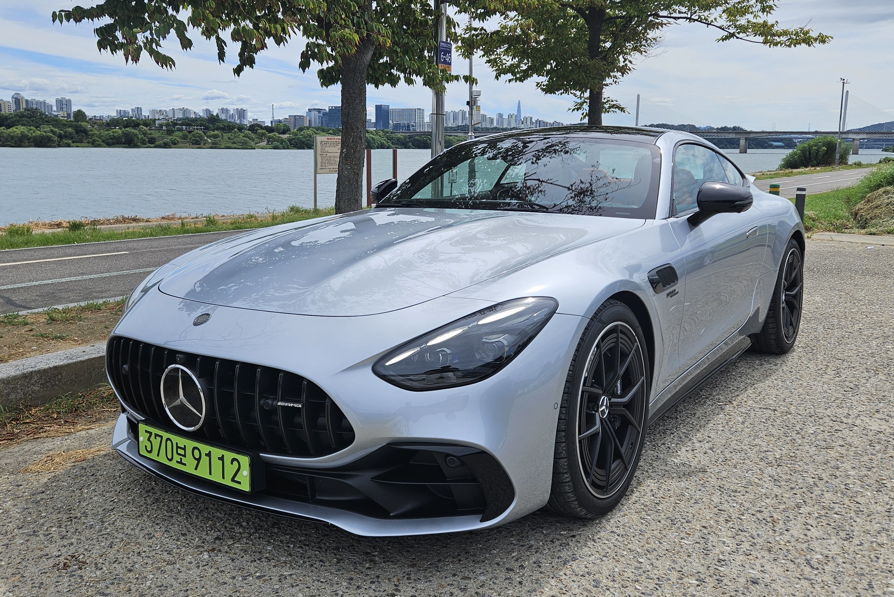 メルセデス-AMG GT 43安定走行で4気筒を補う - ChosunBiz