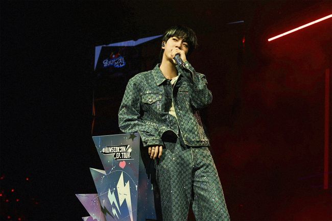 BTS Jin attracts 90,000 fans in successful U.S. tour, praised for