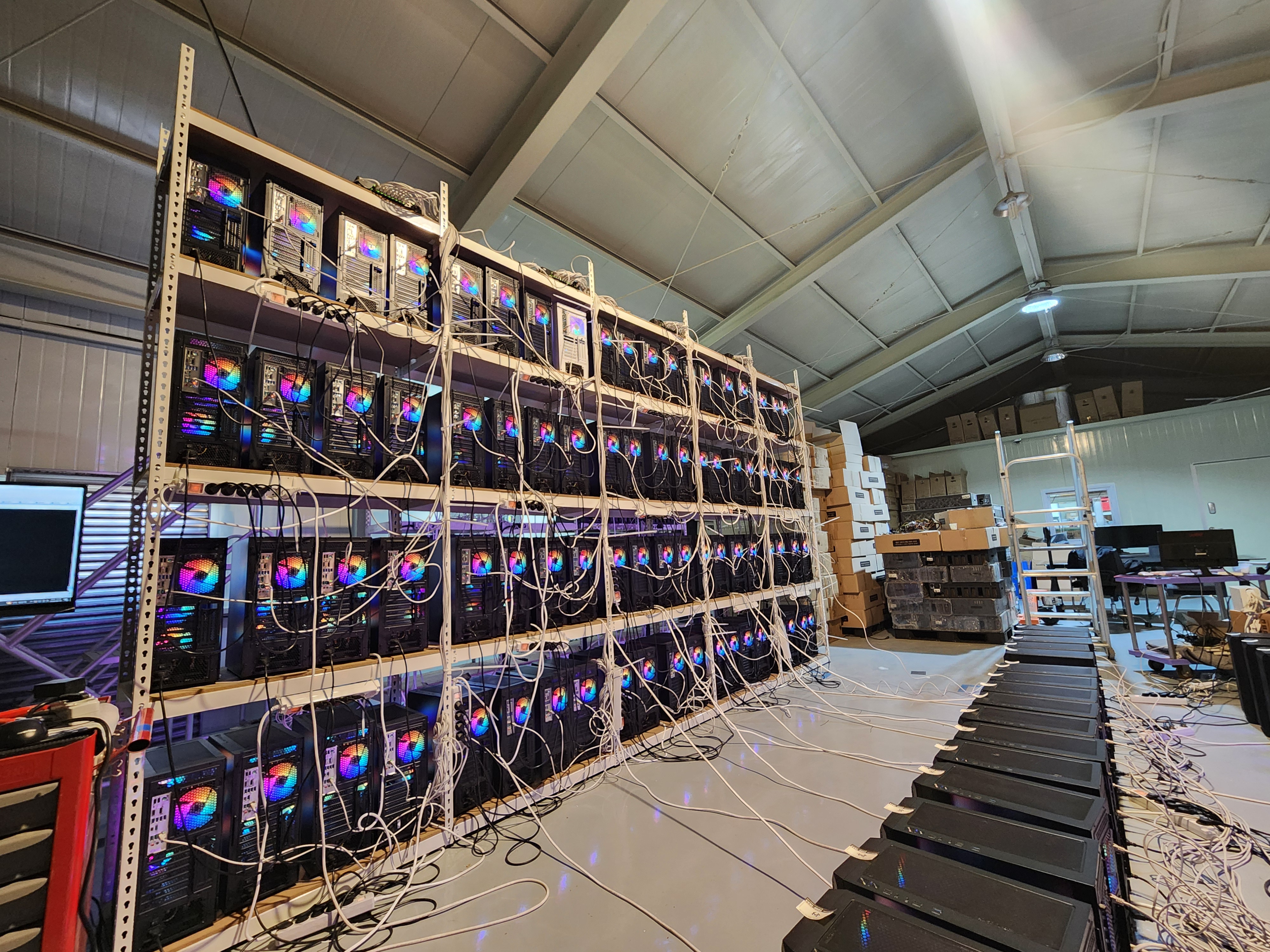 르포] “직접 캐서 팔자”… 전멸했던 가상자산 채굴장 부활했다 - 조선비즈