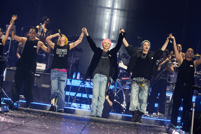 Big Bang proves 20-year dominance with singalong-filled Goyang