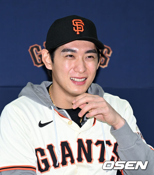 Lee Jung-hoo introduces Korea to Giants during Seoul visit - CHOSUNBIZ