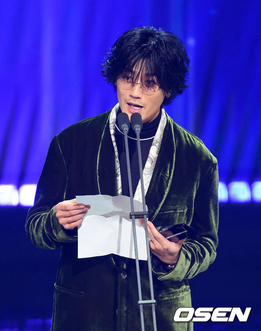 Photo] Jin Akanishi, 'Thank you Han Hyojoo' - CHOSUNBIZ