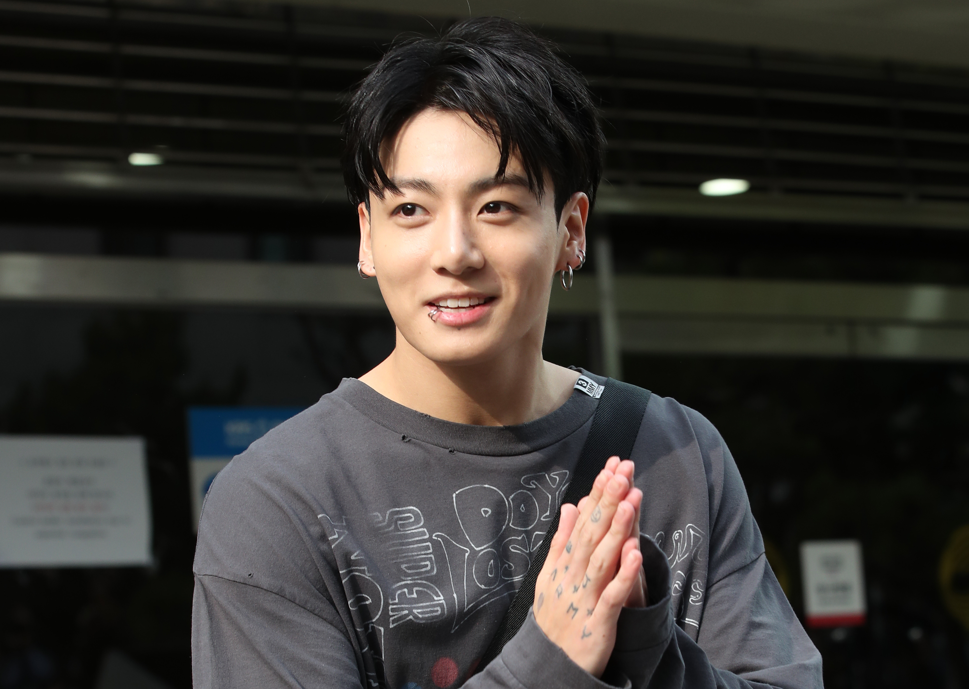 BTSジョングクが配信でHYBE批判と暴言を表明 - ChosunBiz