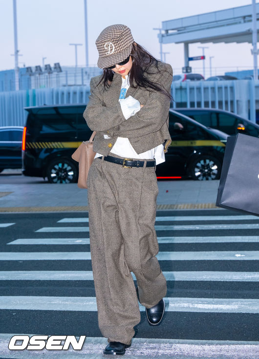 Photo] Blackpink Jennie poses stylishly - CHOSUNBIZ