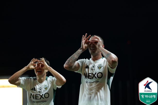 Jeonbuk secures 2-1 victory at Gwangju, extends unbeaten