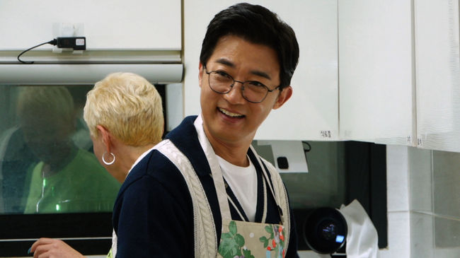 Actor Ahn Jae-wook Reveals Life-Threatening Health Scare in the U.S.