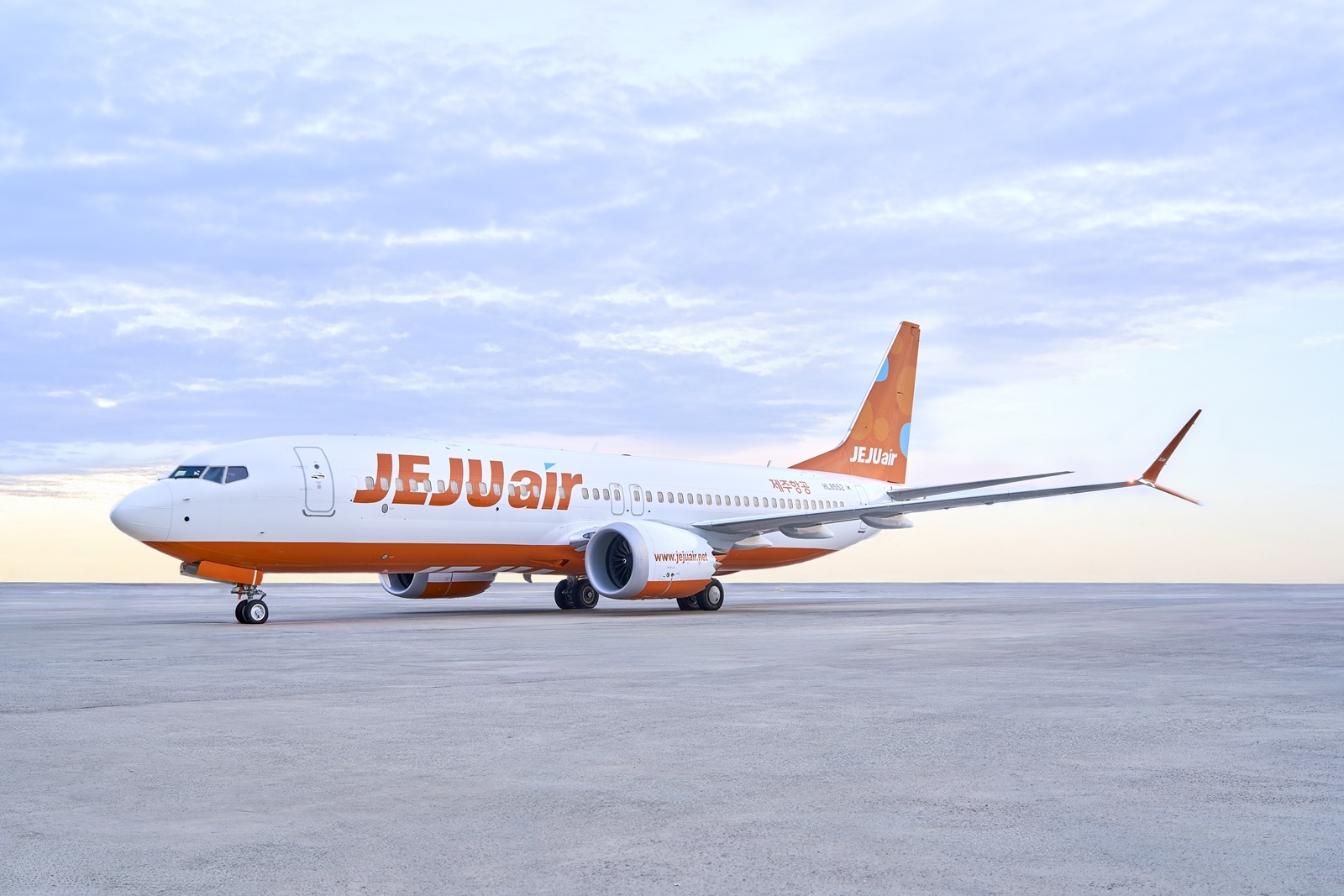 Jeju Air tops 380,000 passengers on Japan routes in November