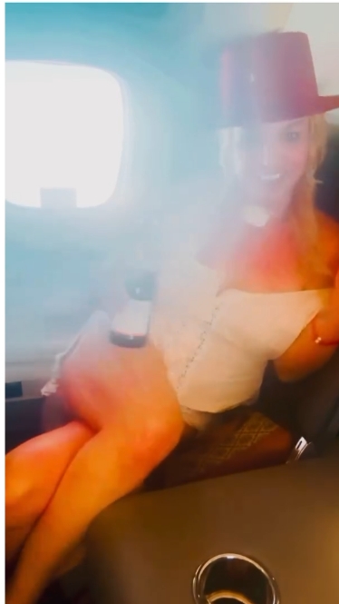 britney spears cigarette plane Britney Spears smokes on private jet, claims smoking rules confused