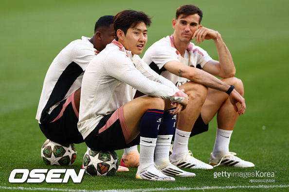 Vượt 2 đàn anh, Lee Kang-in đi vào lịch sử với kỷ lục không ai sánh bằng 2 PSG leads Inter 2-0 at halftime of UCL final without Lee Kang-in - CHOSUNBIZ