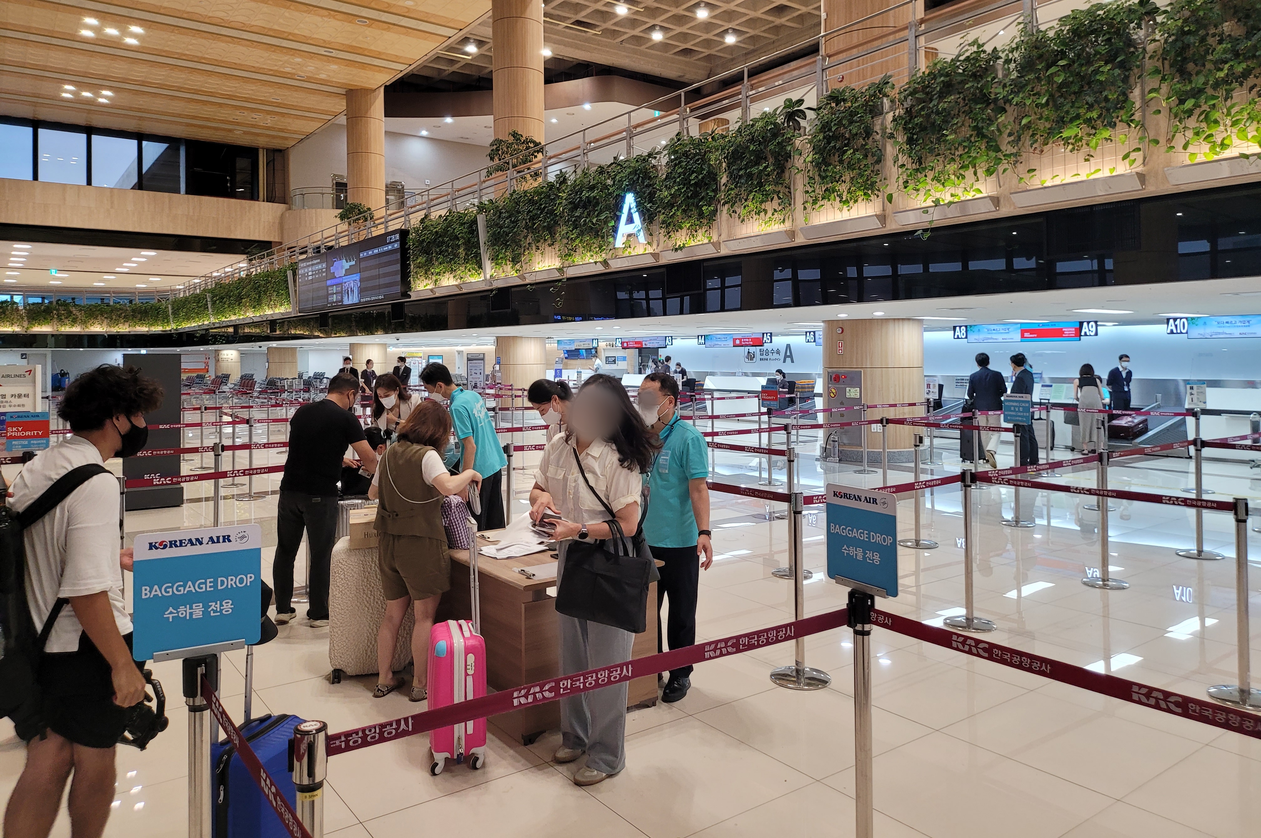 2년여 만에 재개된 하네다 노선… 김포공항 가보니 - 조선비즈