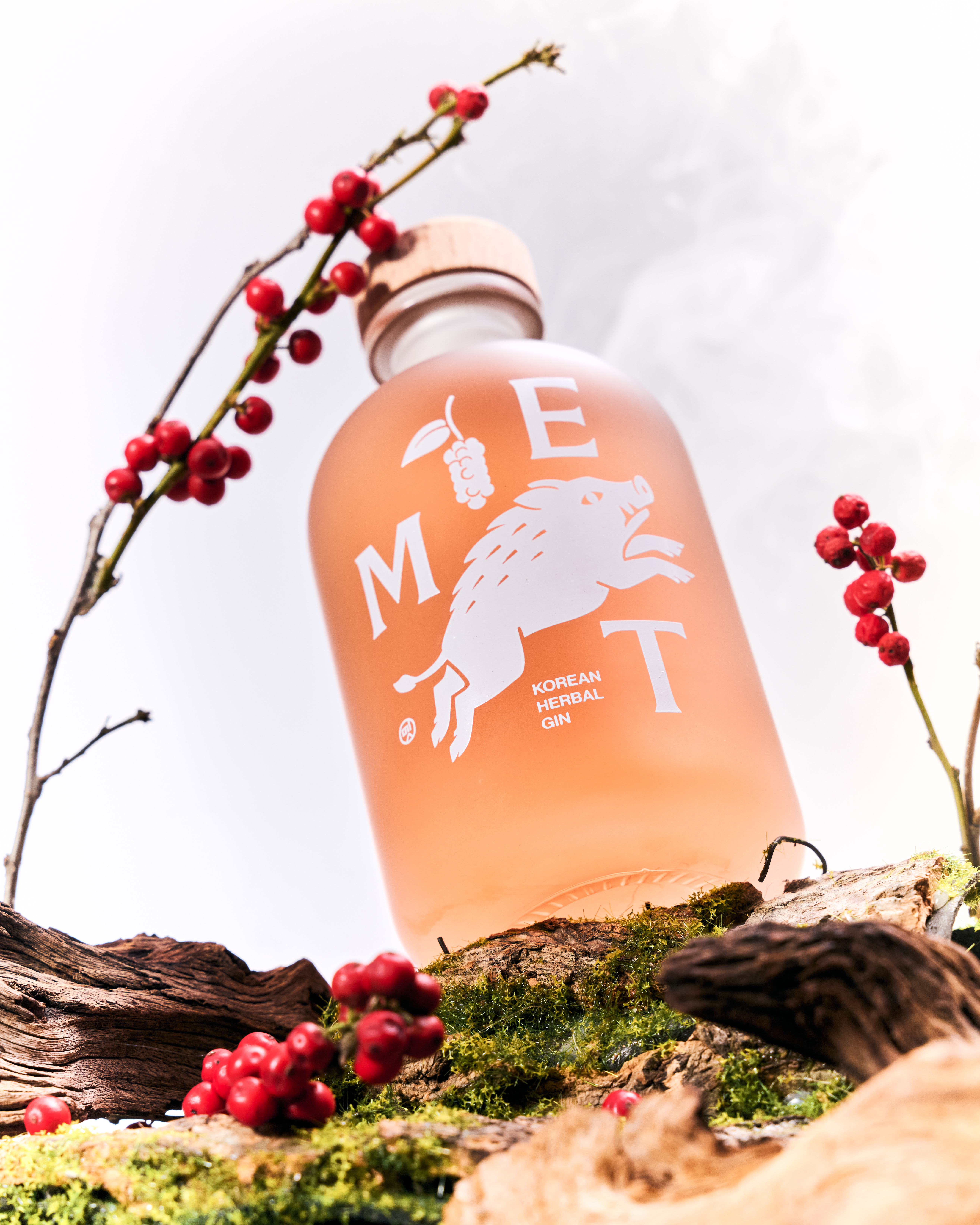 Warm Root wins grand prize for Met Omija Gin at 2026 Korea awards