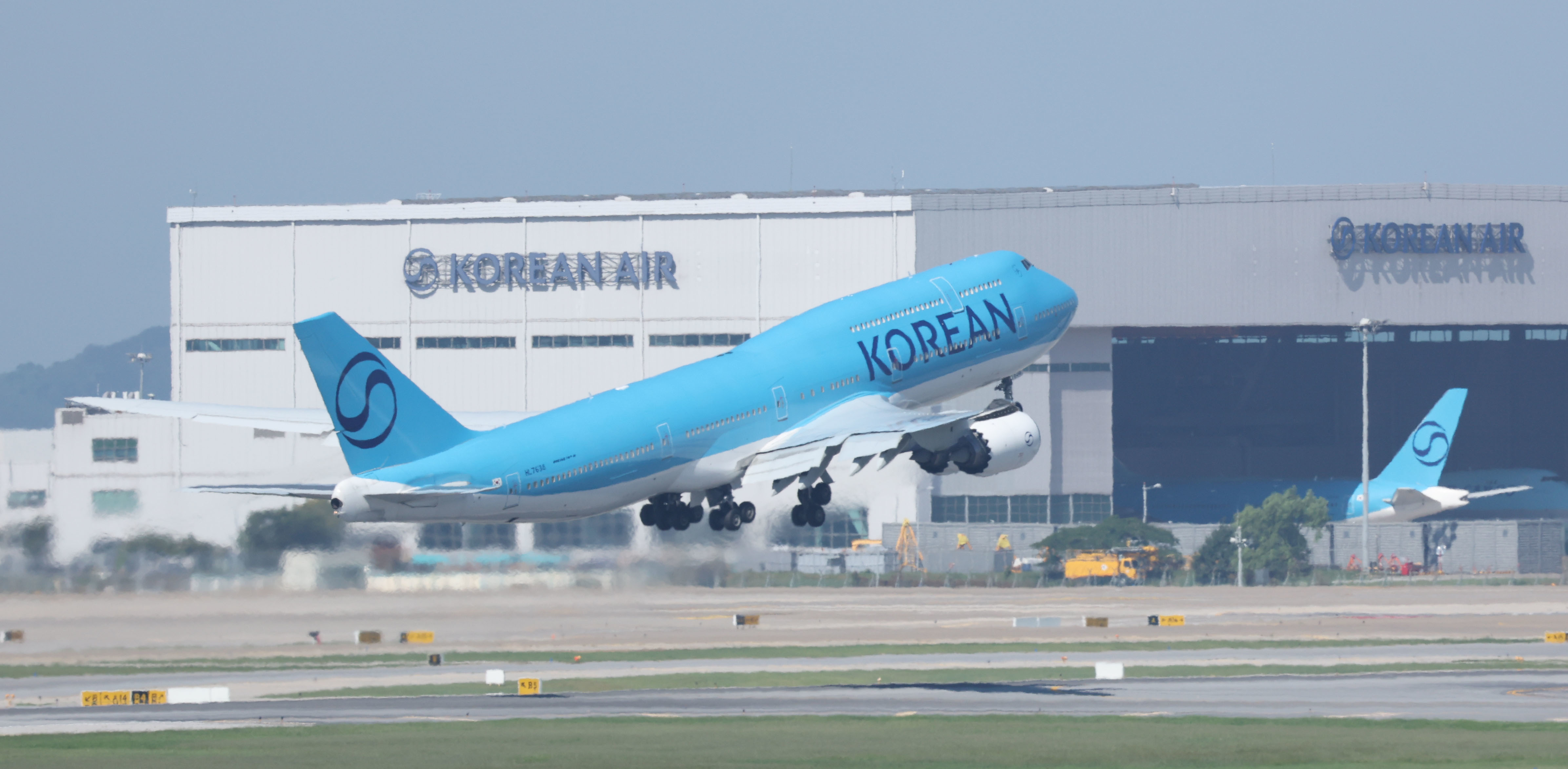 大韓航空ドバイ滞在乗務員全員帰国 運休長期化懸念 - ChosunBiz