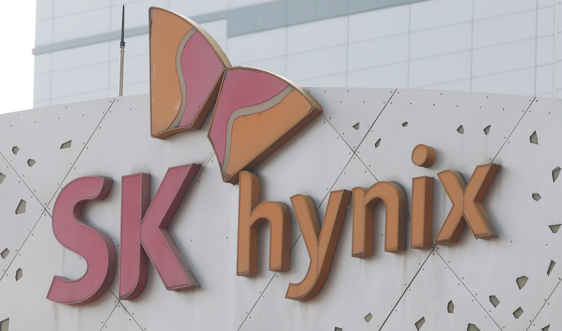 動作保証済SK hynix ハイニックス4枚セット 16GB×4 Sk Hynix HMA42GR7AFR4N-UH 16G 2RX4 PC4-2400T REGECC For Server